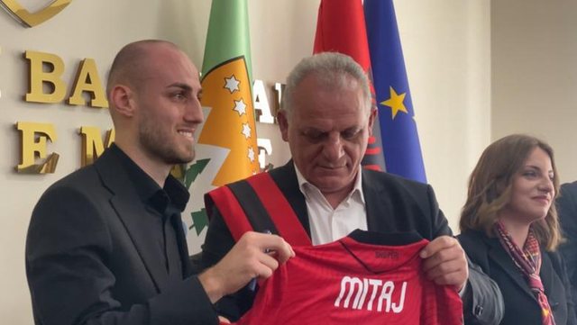 Armando Broja, Mario Mitaj dhe Jurgen Uldedaj shpallen 'Qytetar Nderi'