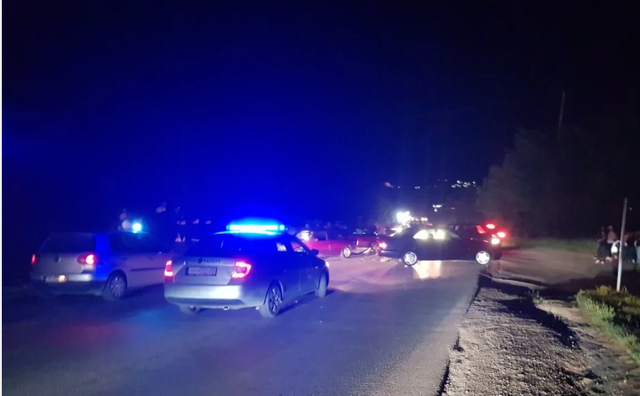 Prizren/ Aksident fatal, makina p&euml;rplas p&euml;r k&euml;mb&euml;sorin