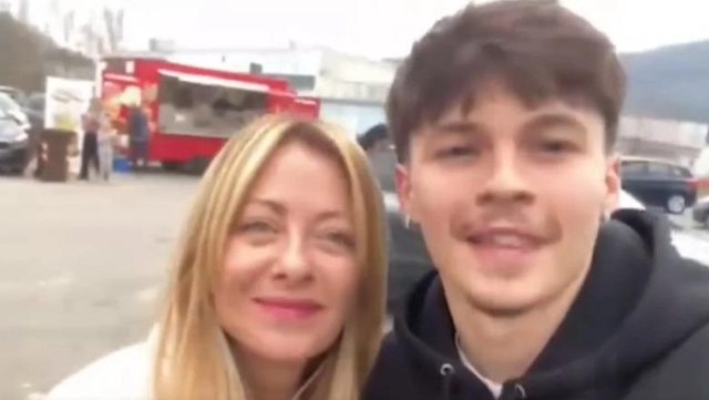 Rrengu i të riut ndaj Melonit bën xhiron e rrjetit! Kryeministrja