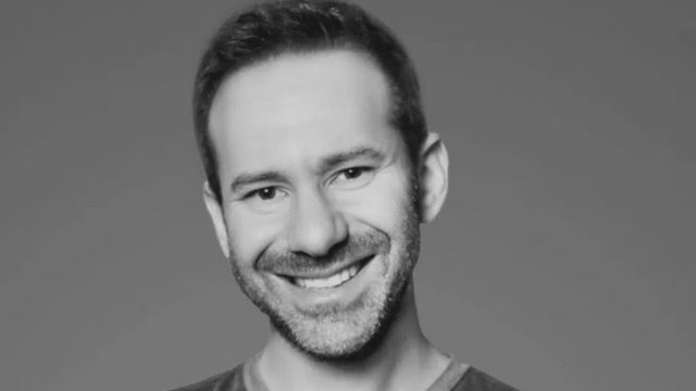 “Me dhimbje të thellë...”/ Ndërron jetë pronari