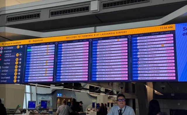 Mrekullia &ldquo;Air Canada&rdquo;/ Stjuardesa gjendet e gjall&euml; pas