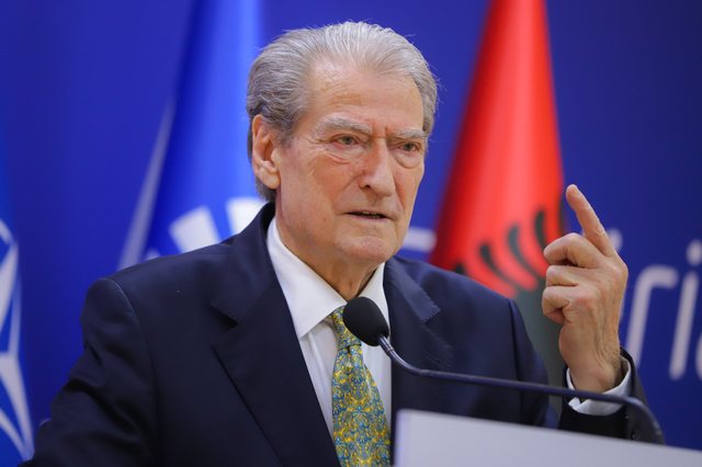 &ldquo;Jo bashk&euml;punim me PS&rdquo;/ Berisha refuzon referendumet, PD