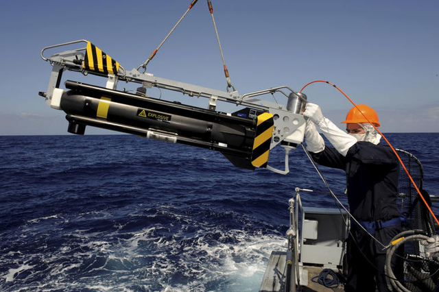 &ldquo;Tensione n&euml; Ngushtic&euml;n e Hormuzit: Britania gati dron&euml;