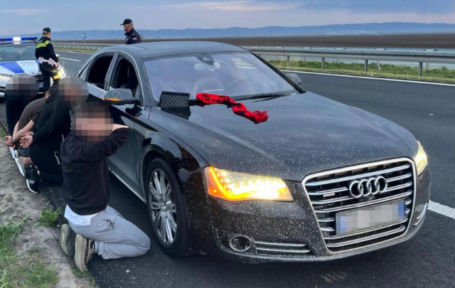 Arrestimi i 4 shqiptarëve në Serbi, Ministria e Jashtme : Po ndjekim