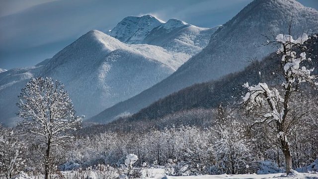 Nuk ka pranver&euml; p&euml;r Ballkanin! Fronti polar sjell gjysm&euml; metri