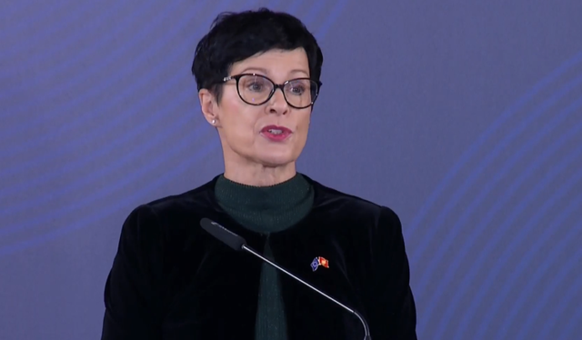 Kos: Shqiptarët të heqin korrupsionin nga mendja, ndryshimi vjen nga