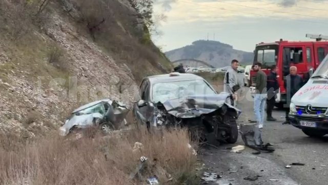 Aksident në Rrugën e Kombit, plagosen 4 persona! Një grua mbetet