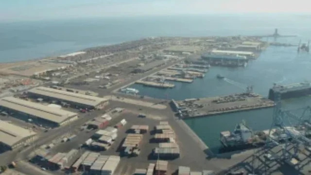 Sulmohet me dronë porti kryesor tregtar në Kuvajt, dëme të