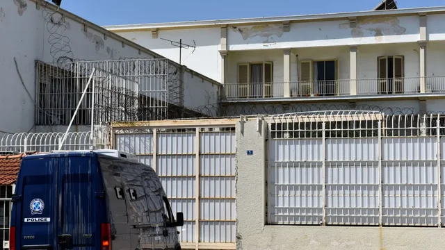 Policia bastis burgun e Korydallos, sekuestrohen sasi t&euml; m&euml;dha droge