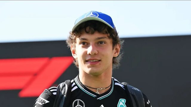Formula 1/ Antonelli bën “bis”, fiton në Japoni dhe