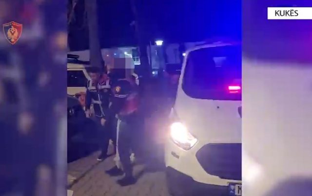 Kuk&euml;s/ Zhvillonte aktivitet t&euml; paligjsh&euml;m t&euml; loj&euml;rave