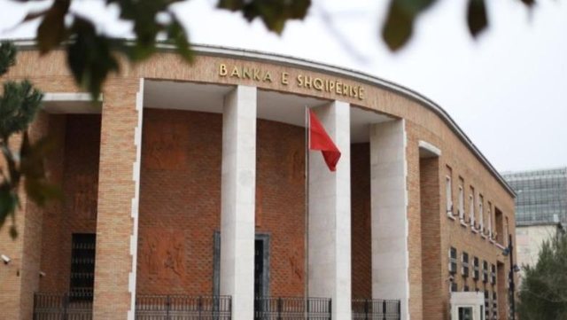 Rekord i ri/ Vjet emigrantët sollën mbi 1.1 mld € në