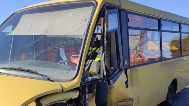 Aksident i friksh&euml;m n&euml; Itali/ Autobusi i mbushur me f&euml;mij&euml;