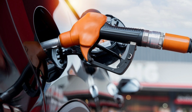 Pas Australis&euml;, Norvegjia ul p&euml;rkoh&euml;sisht taks&euml;n e