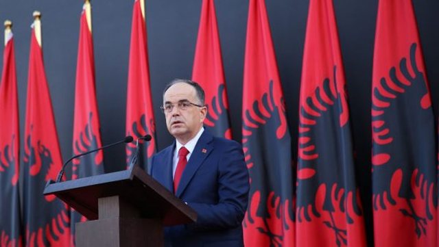 Çfarë ndodhi? Presidenti shkarkon komandantin e Forcës Ajrore,