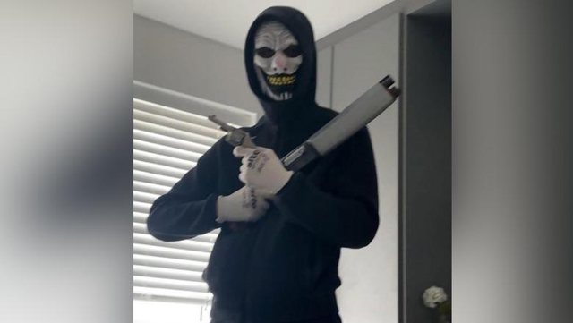 EMRI+FOTO/ Porositi p*stolet&euml; nga SHBA e maskuar si &lsquo;lod&euml;r