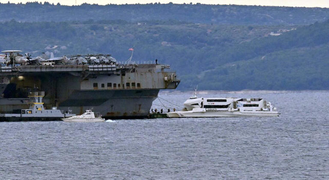 &ldquo;Misteri i aeroplanmbajt&euml;ses &lsquo;Gerald Ford&rsquo; , tani ndodhet