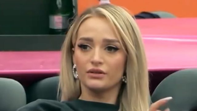 Çfarë i ka shkruar? Selin merr një mesazh nga DJ Gimbo: