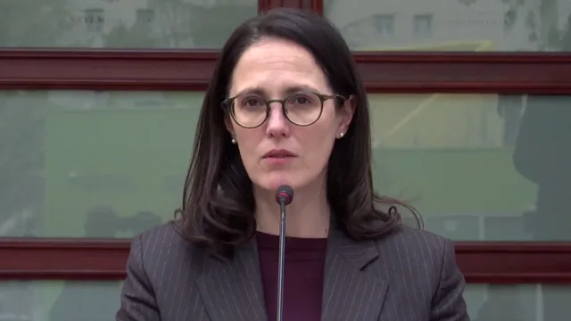 “Firmat online”, ministrja Ibrahimaj: Do eliminojmë dokumentet