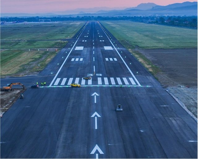 Bum investimesh dhe bileta t&euml; lira, aeroporti i Tiran&euml;s kthehet