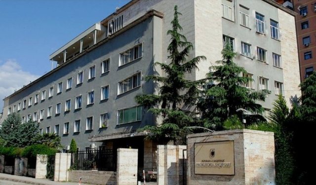 Skandali n&euml; KLP nuk ndalon gar&euml;n: Hapet konkursi p&euml;r Prokuror