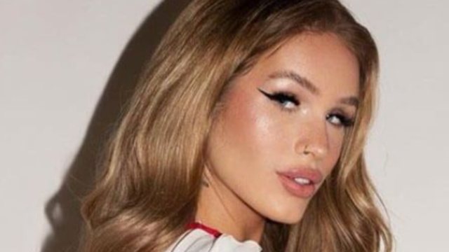 FOTOT/ Pozat seksi ndezin rrjetin, modelja e famshme rikthehet fuqish&euml;m