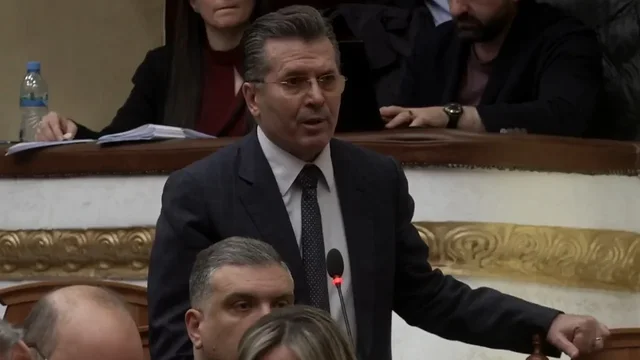 &ldquo;Kemi konflikt t&euml; hapur me Iranin&rdquo;, Mediu k&euml;rkes&euml;