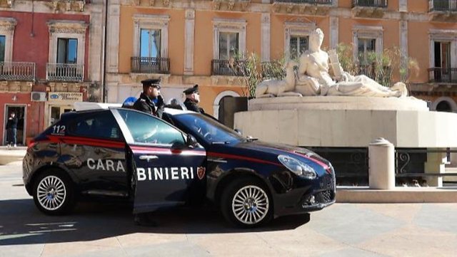 Pas ndarjes i vuri flak&euml;n sht&euml;pis&euml; s&euml; ish-partneres,