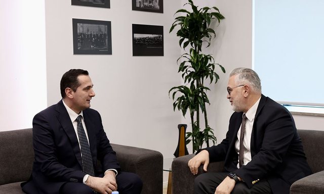 Ministri i Drejt&euml;sis&euml; Toni Gogu takim me Kreun e SPAK Klodian Braho!