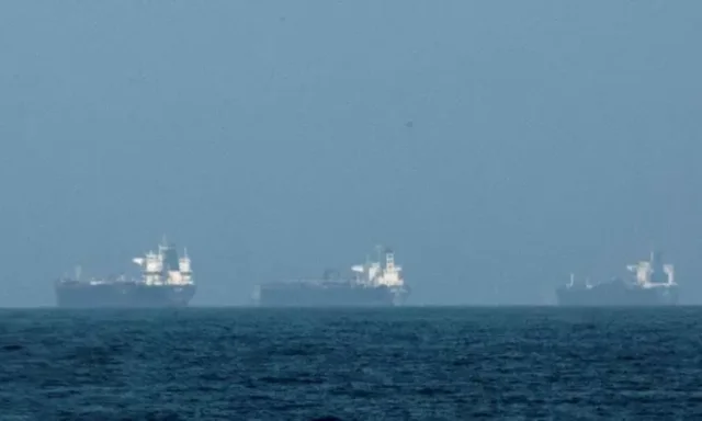 E papritur n&euml; Ngushtic&euml;n e Hormuzit: Anijet ndjekin nj&euml;