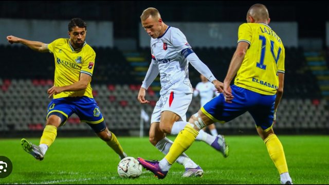 FSHF u ndalon hyrjen n&euml; stadium 16 tifoz&euml;ve pas incidenteve t&euml;