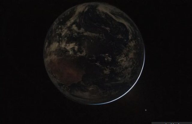 Ekuipazhi i Artemis II kap imazhet e para t&euml; Tok&euml;s nga hap&euml;sira