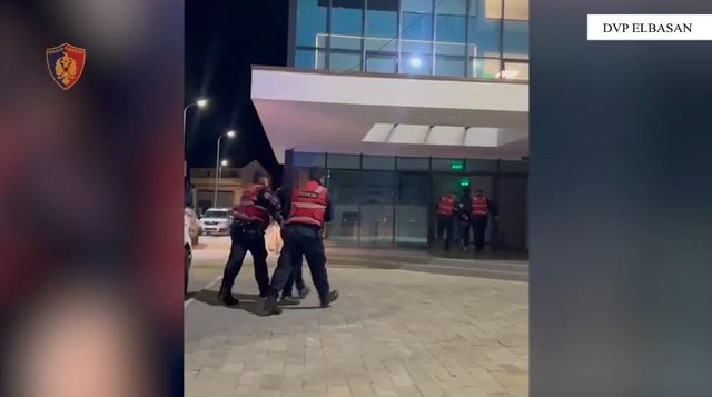 Iu gjet&euml;n n&euml; makin&euml; l&euml;nd&euml; narkotike gati p&euml;r