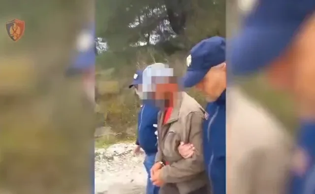 Ishte z&euml;n&euml; me v&euml;llan&euml; dhe mbante pushk&euml; me vete,