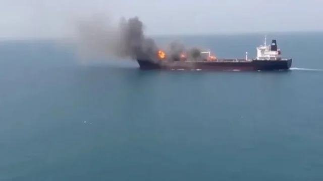 Irani godet me dron anijen me flamurin e Liberis&euml; n&euml; Ngushtic&euml;n e