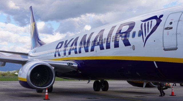 Aeroporti nd&euml;rkomb&euml;tar i Tiran&euml;s mir&euml;pret linjat e reja