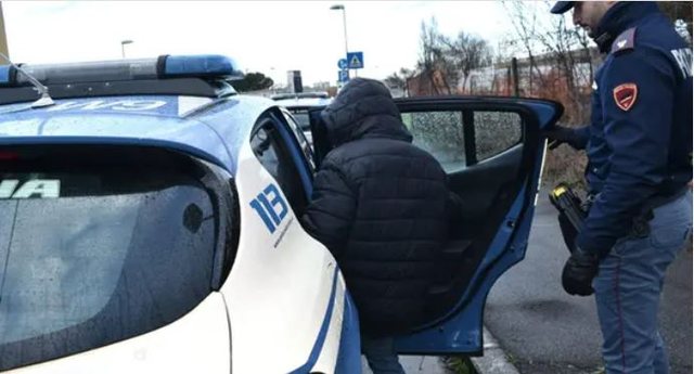 &ldquo;Turisti&rdquo; shqiptar kapet duke trafikuar kokain&euml; n&euml; Itali!