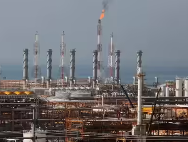 Izraeli godet uzinën më të madhe petrokimike në Iran pas