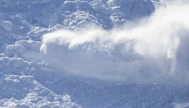 Dy skiator&euml; humbin jet&euml;n nga nj&euml; ortek n&euml; Norvegji, dy