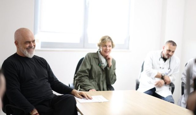 Rama inspekton Spitalin e ri Rajonal në Lezhë, kryeministri: Do