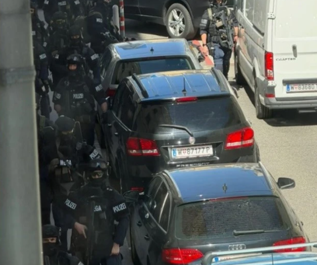 Panik n&euml; nj&euml; shkoll&euml; t&euml; Vjen&euml;s, policia mobilizoi edhe