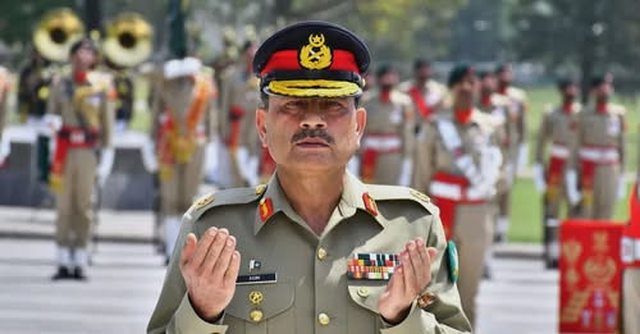 Njihuni me &ldquo;nd&euml;rmjet&euml;sin&rdquo; Asim Munir, marshalli pakistanez