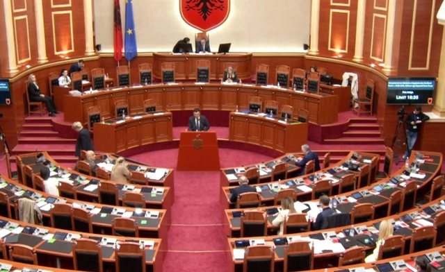 Alarmante, “Lufra" dhe "Erzeni" shitën qumësht me