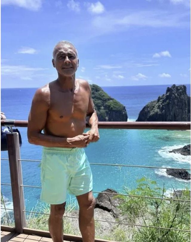 FOTO/ “Shkoi me shoqen time të ngushtë” - Telashe për