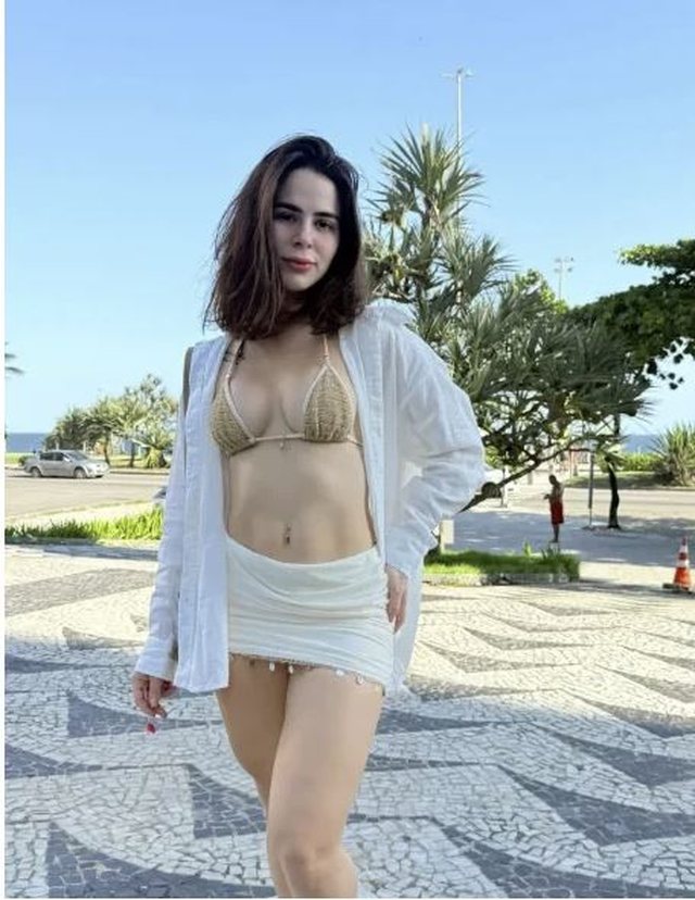 FOTO/ “Shkoi me shoqen time të ngushtë” - Telashe për