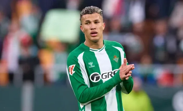 FOTO/ Klubi spanjoll nuk b&euml;n tolerime, p&euml;rjashton mesfushorin pas