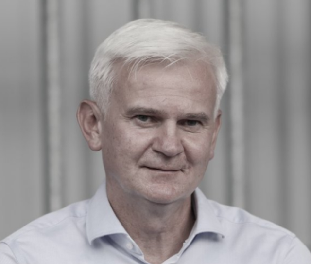 EMRI + FOTO / Futbolli n&euml; zi, nd&euml;rron jet&euml; trajneri i njohur