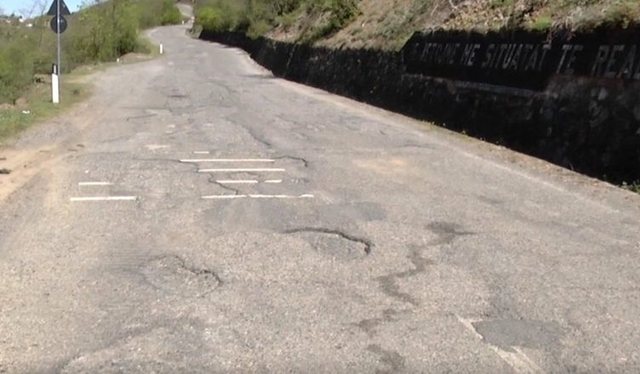 Degradon rruga Burrel- Skuraj, aksi nacional në gjendje të mjeruar,