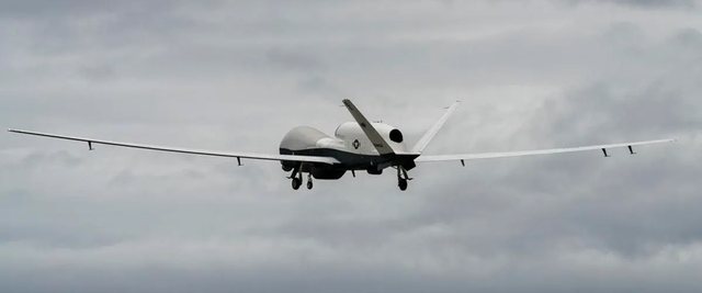 Droni i shtrenjt&euml; amerikan rr&euml;zohet mbi Ngushtic&euml;n e Hormuzit