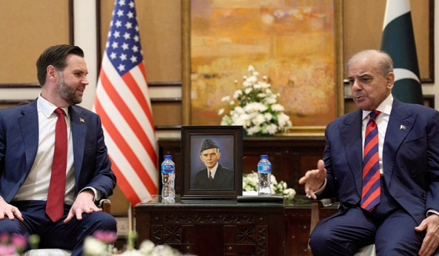 Lufta n&euml; Lindjen e Mesme/ P&euml;rfundon faza e par&euml; e bisedimeve,